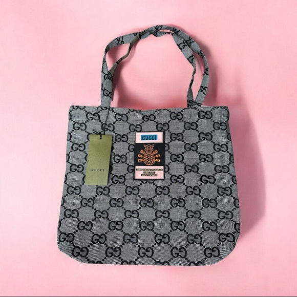 Gucci Handbags - Gucci Beauty GWP tote